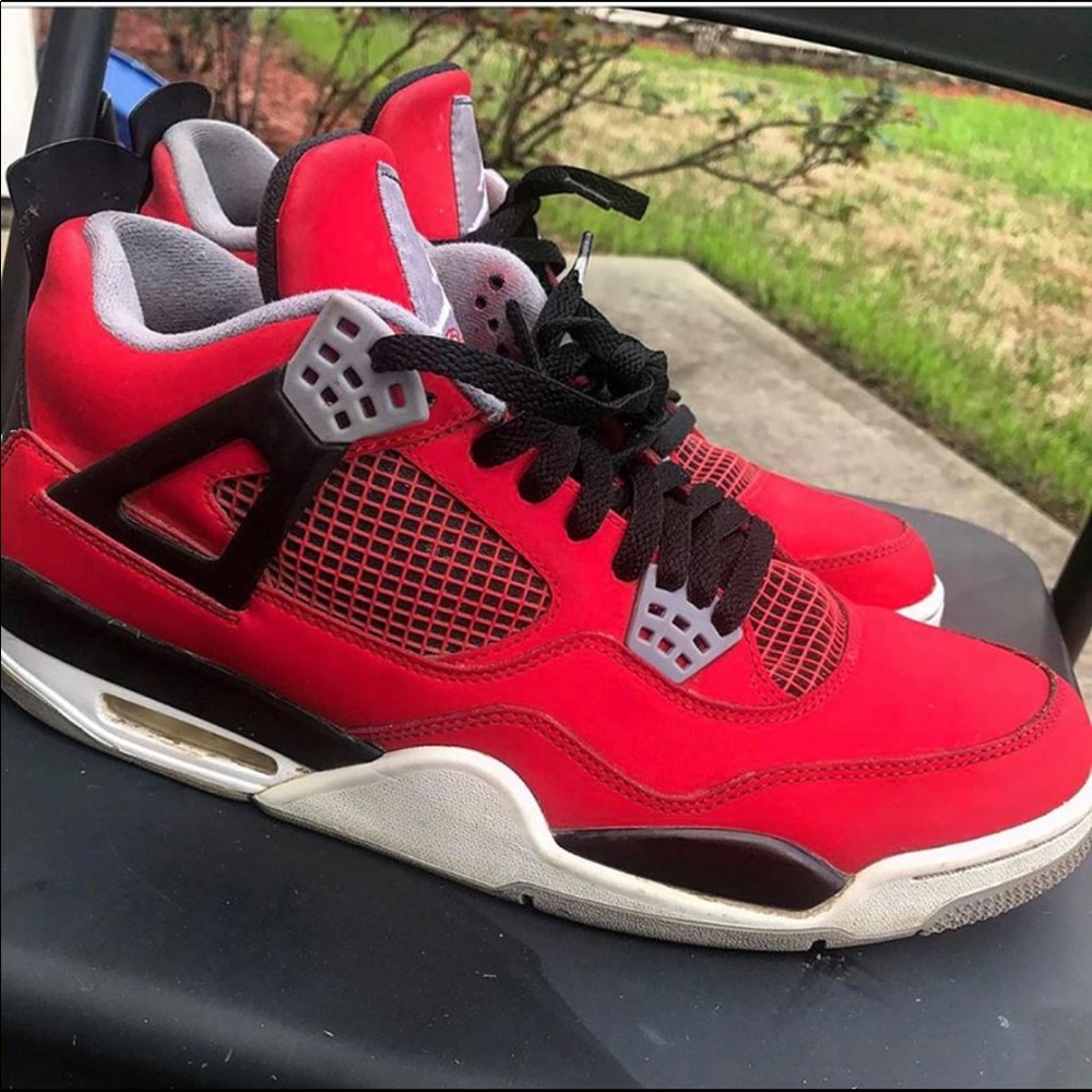 Air Jordan Retro 4